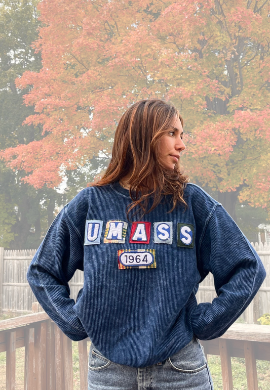 Vintage Inspired UMass Crew (M)