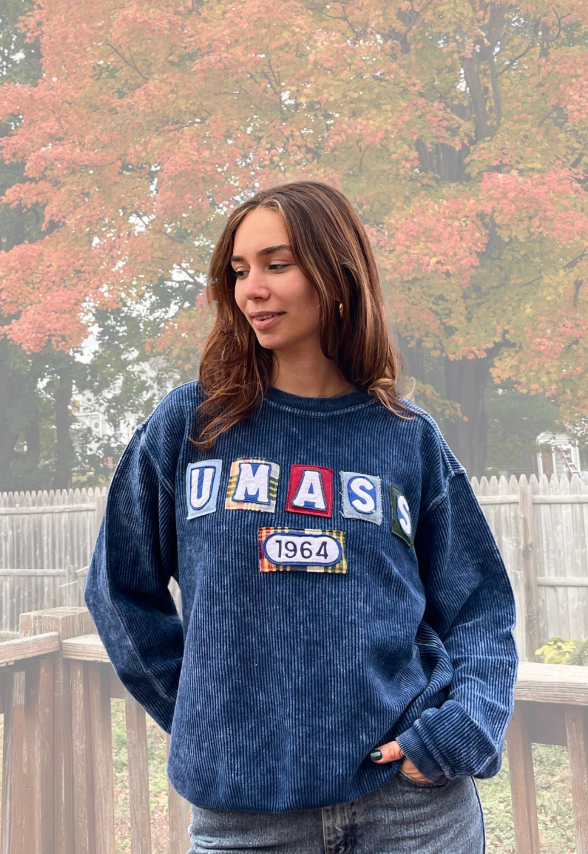 Vintage Inspired UMass Crew (M)